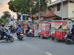 berburu-takjil-di-pasar-mambo.jpg