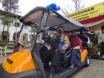 berkeliling-kawasan-Gedung-Sate-menggunakan-mobil-golf.jpg