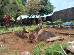 bongkar-makam-1.jpg