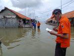 bpbd-kabupaten-indramayu-saat-memantau-kondisi-banjir-rob-di-desa-eretan-kulon.jpg