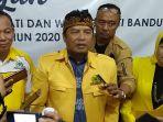 bupati-bandung-dadang-m-naser-di-kantor-dpd-partai-golkar-10112019.jpg