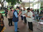 bupati-majalengka-berikan-kompensasi-ke-perwakilan-pedagang.jpg