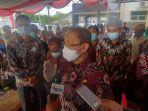 bupati-majalengka-karna-sobahi-saat-diwawancarai-awak-media-kamis-2522021.jpg