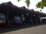 bus-akdp-dan-akap-di-terminal-harjamukti-cirebon_20150714_122855.jpg