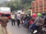 bus-mogok-di-nagreg_20170623_112909.jpg