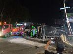 bus-trans-putera-fajar-terguling.jpg