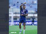 ciro-alves-persib-bandung-pemanasan.jpg