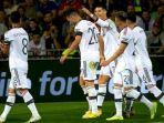 cristiano-ronaldo-berselebrasi-dengan-pemain-manchester-united.jpg