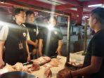 daging-ayam-di-Pasar-Atas.jpg