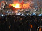 demonstran-terlibat-bentrok-dengan-polisi-saat-menggelar-aksi-22-mei.jpg