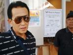 dermawan-salihin-ayah-dari-mendiang-wayan-mirna-salihin_20160203_131811.jpg