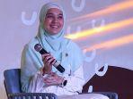 dhini-aminarti-saat-talkshow-di-hijab-market-sabuga-492019.jpg