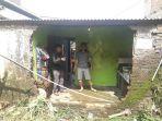 dinding-ambrol-diterjang-banjir.jpg
