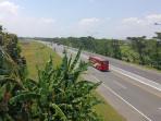 disebut-sebut-sebagai-titik-jatuhnya-meteor-yakni-di-KM-219-Tol-Palikanci.jpg