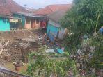 dua-rumah-di-blok-anjun-yang-ambruk-diterjang-banjir.jpg