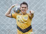 egy-maulana-vikri-resmi-bergabung-dengan-dewa-united.jpg