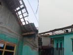 esa-Bojongsoang-Kabupaten-Bandung-pasca-angin-puting-beliung-melanda.jpg