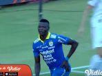ezechiel-ndouasel-ezechiel-ndouassel-persib-bandung-vs-persija-jakarta.jpg