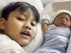 ferdi-betah-dekat-dekat-bayi-nathalie-holscher.jpg