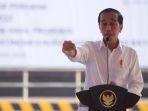 foto-2-presiden-joko-widodo-lepas-ekspor-perdana-tahun-2022-smelter-grade-alumina.jpg