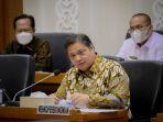 foto-7-menko-airlangga-saat-hadiri-rapat-kerja-dengan-badan-legislasi-dpr-kamis-742022.jpg