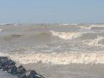 gelombang-laut-di-pantai-karangsong-kecamatankabupaten-indramayu-1.jpg