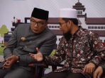 gubernur-dan-ustaz-adi-hidayat_20181024_213913.jpg
