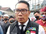 gubernur-jawa-barat-ridwan-kamil-saat-ditemui-di-bundaran-binokasih-sumedang-kamis-23122021.jpg