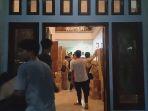 gudang-kosmetik-ilegal-cirebon-digerebek.jpg