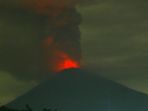 gunung-agung-meletus_20171127_215603.jpg