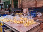 harga-kedelai-naik-membuat-penjual-tahu-di-pasar-palabuhanratu-kebingungan.jpg