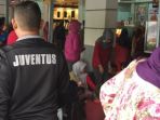 ibu-menyusui-di-stasiun-senen_20170622_234407.jpg