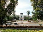 ilustrasi-gedung-sate-ya.jpg