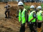 jokowi-di-cikalong-wetan-kereta-cepat_20160121_133057.jpg