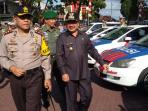 kapolres-dan-bupati-garut-operasi-ketupat-lodaya-2015_20150709_164219.jpg