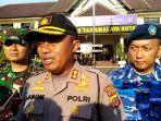 kapolres-tasikmaya-kota-akbp-anom-karibianto-tengah.jpg