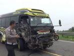 Mobil Elf di Cianjur Tabrak Kendaraan dari Lawan Arah, Polisi Sebut Sopir Mengantuk