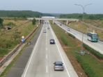 kendaraan-dari-jakarta-menuju-arah-cirebon-via-tol-cipali_20170621_154640.jpg