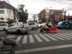 kendaraan-padat-jelang-pelantikan-bupati_20160217_105256.jpg