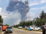 kepulan-asap-hitam-yang-membumbung-tinggi-di-pertamina-ru-vi-balongan.jpg