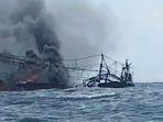km-hentri-terbakar-di-maluku.jpg