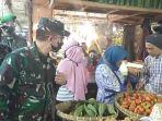 komandan-kodim-0608cianjur-letkol-inf-rendra-dwi-ardhani-memantau-pasar-selasa-262020.jpg