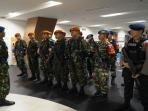 komandan-lanud-husein-satranegara-kolonel-pnb-y-aditya-permana-memimpin-apel_20160718_142823.jpg