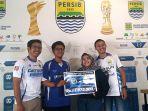 komunitas-jersey-persib-collector-beri-bantuan-pada-aditya.jpg