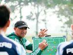 jabar/latihan-perdana-tim-persikab-bersama-head-coach-i-putu-gede.jpg