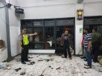 ledakan-di-masjid-al-hidayah-di-kecamatan-andir_20170531_085929.jpg