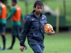 luis-milla-menangis_20180825_160953.jpg