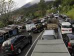 macet-jalur-puncak.jpg