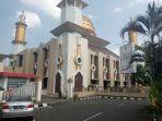 masjid-agung-kota-sukabumi-tak-menggelar-salat-jumat-mengikuti-ppkm-darurat.jpg