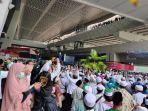massa-penjemput-hrs-bandara-soetta.jpg